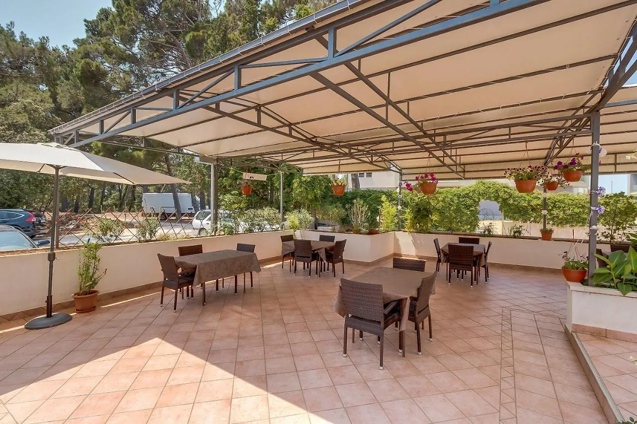 Apartments With A Parking Space Mali Lošinj 0*,