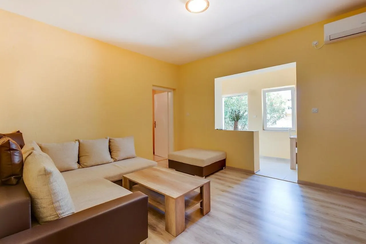 Apartments With A Parking Space Mali Lošinj
